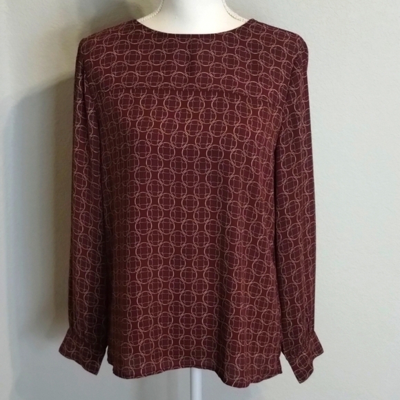 LOFT Tops - LOFT Blouse Size Small Chain Geometric Circle Print Long Sleeve Maroon